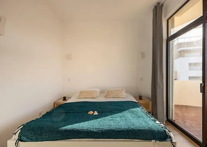 Boho 2nd Line Apartment *